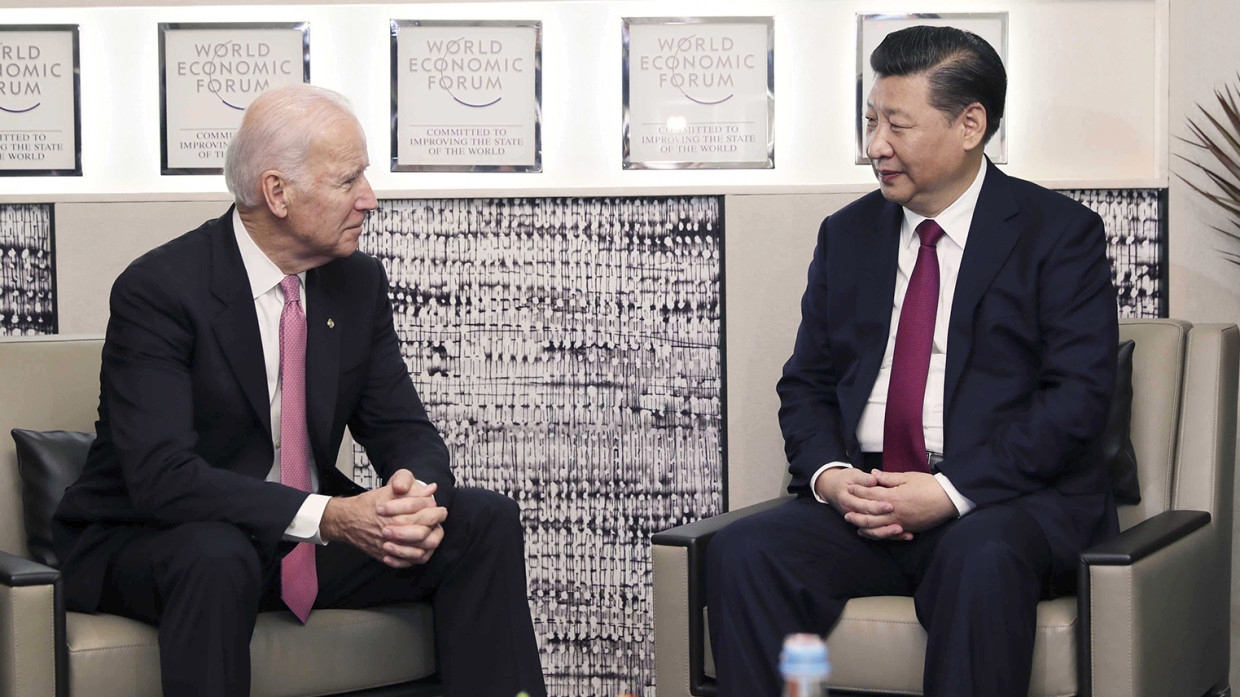Байден и Си Цзиньпин договорились о проведении виртуального саммита Политика