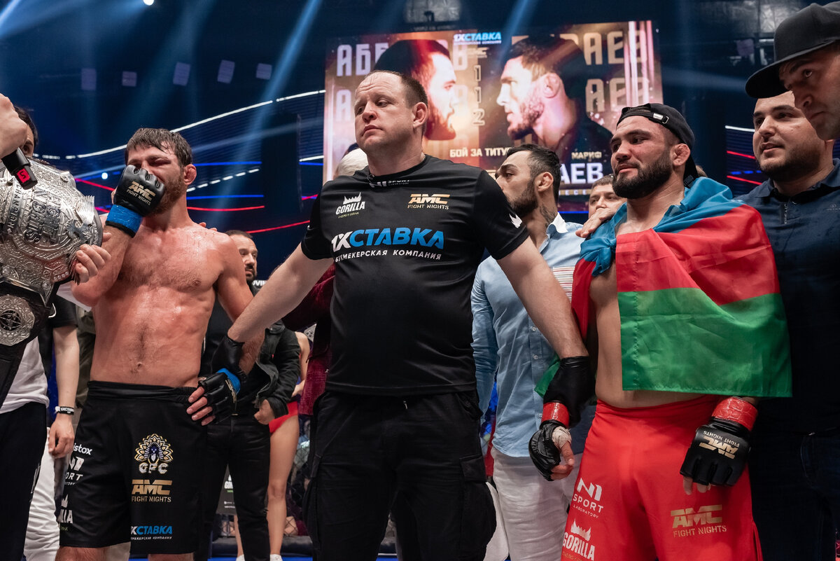 Amc fight nights. Пираев Аббасов. Хабиб Нурмагомедов в рашгарде. Бой Хабиба.