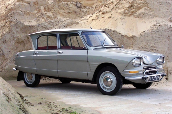 Citroen Ami 6 1961 имел 2-цилиндровый мотор объемом 602 см3/ Фото: dzen.ru