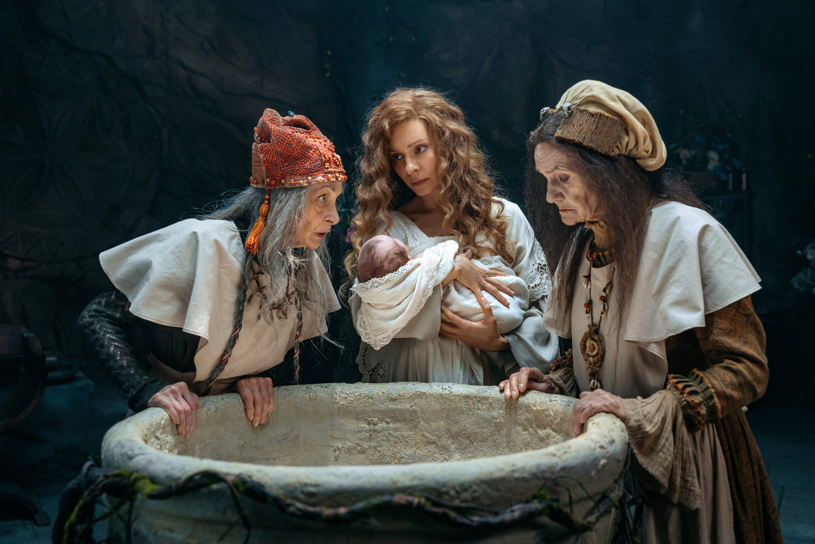 Елена Подкаминская, Юрий Чурсин и Таисья Калинина снялись в дарк-фэнтези «Очарованные»