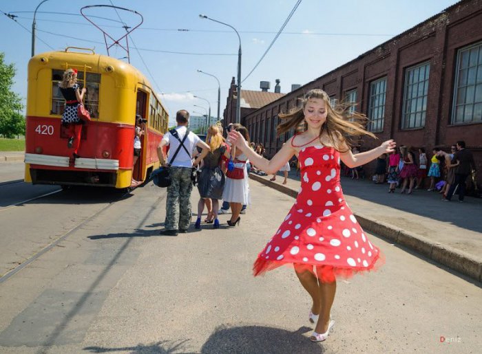 Улыбчивые девушки  