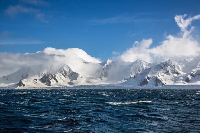 Вода, которая настолько же опасна, насколько и красива. /Фото: travelask.ru