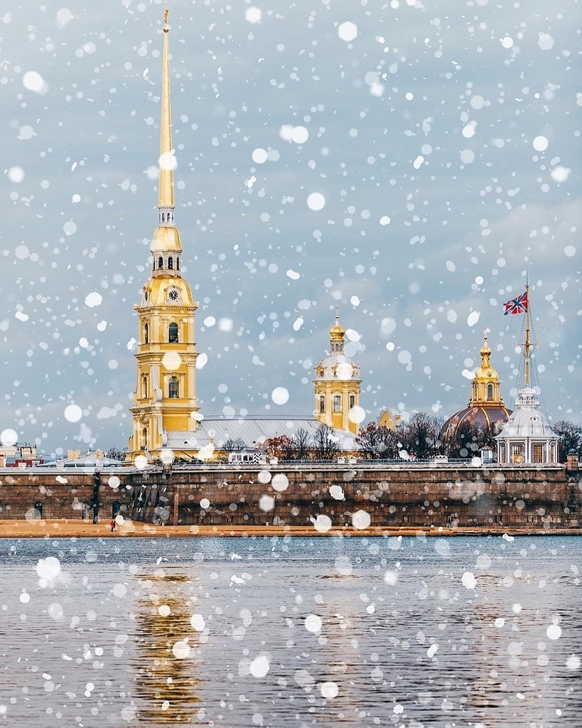 Петропавловский собор зимой СПБ