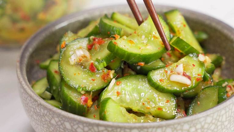 ОРИГИНАЛЬНАЯ закусочка из обычных огурцов. Такими вы их точно еще не ели