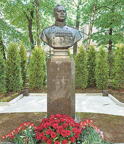 Из одного металла льют Из одного металла льют история