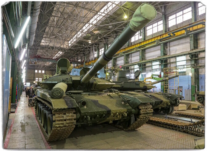 Советские запасы не вечны: тысячи старых советских танков 