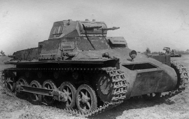 Использование трофейных немецких танков и САУ в начальный период Великой Отечественной войны Использование трофейных немецких танков и САУ в начальный период Великой Отечественной войны оружие,танки