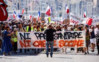 Во Франции были отстранены более 3000 невакцинированных медработников