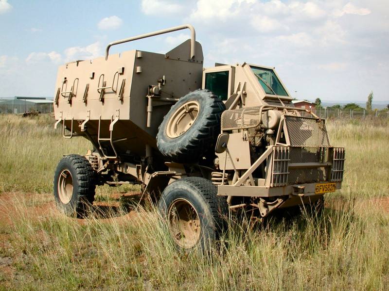 Самый опасный в мире «Буйвол». БТР Buffel оружие