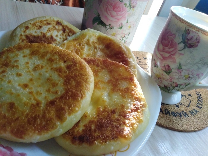 Турецкие лепешки с творогом и сыром