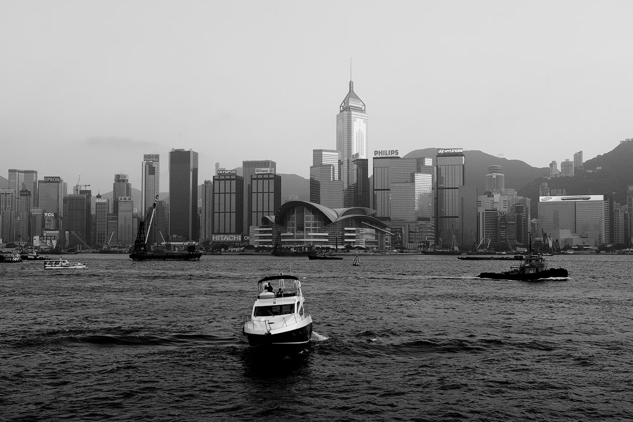 черно белый нью йорк 4k. город называется черным. город грехов пейзаж города. город называется черным. город называется черным.