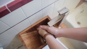 Кран с раковиной для сливного бачка