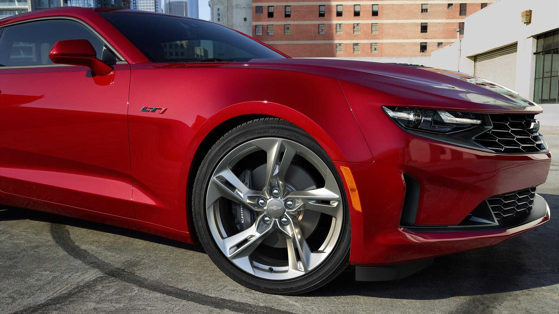 Chevrolet показал обновлённый спорткар Camaro Chevrolet показал обновлённый спорткар Camaro автомобили,НОВОСТИ