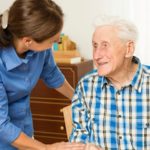 Оформление соцработника по уходу за пожилым человеком