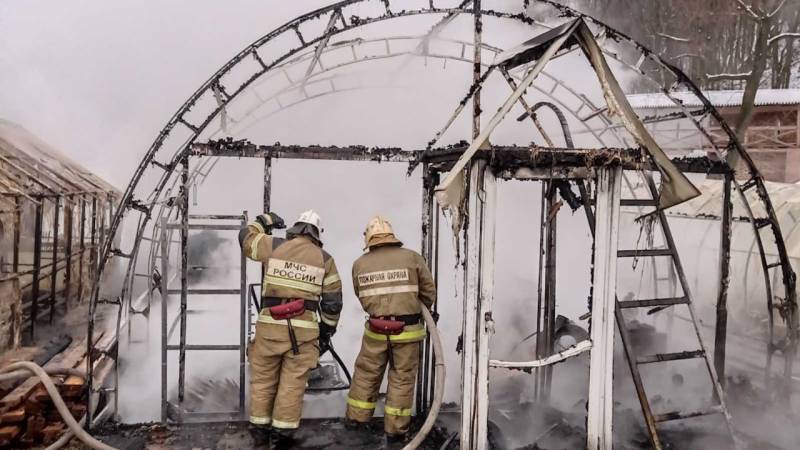 Монастырь загорелся в Нижнем Новгороде Монастырь загорелся в Нижнем Новгороде Происшествия