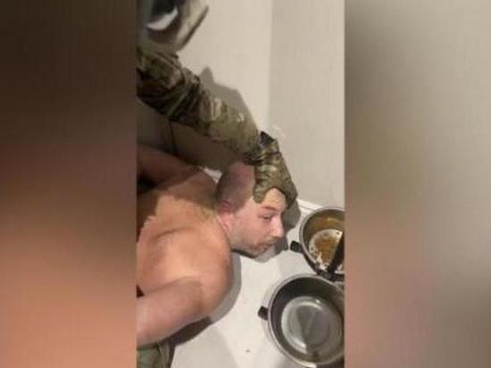 Жесткое задержание блогера Шульги: положили рядом c собачьей миской