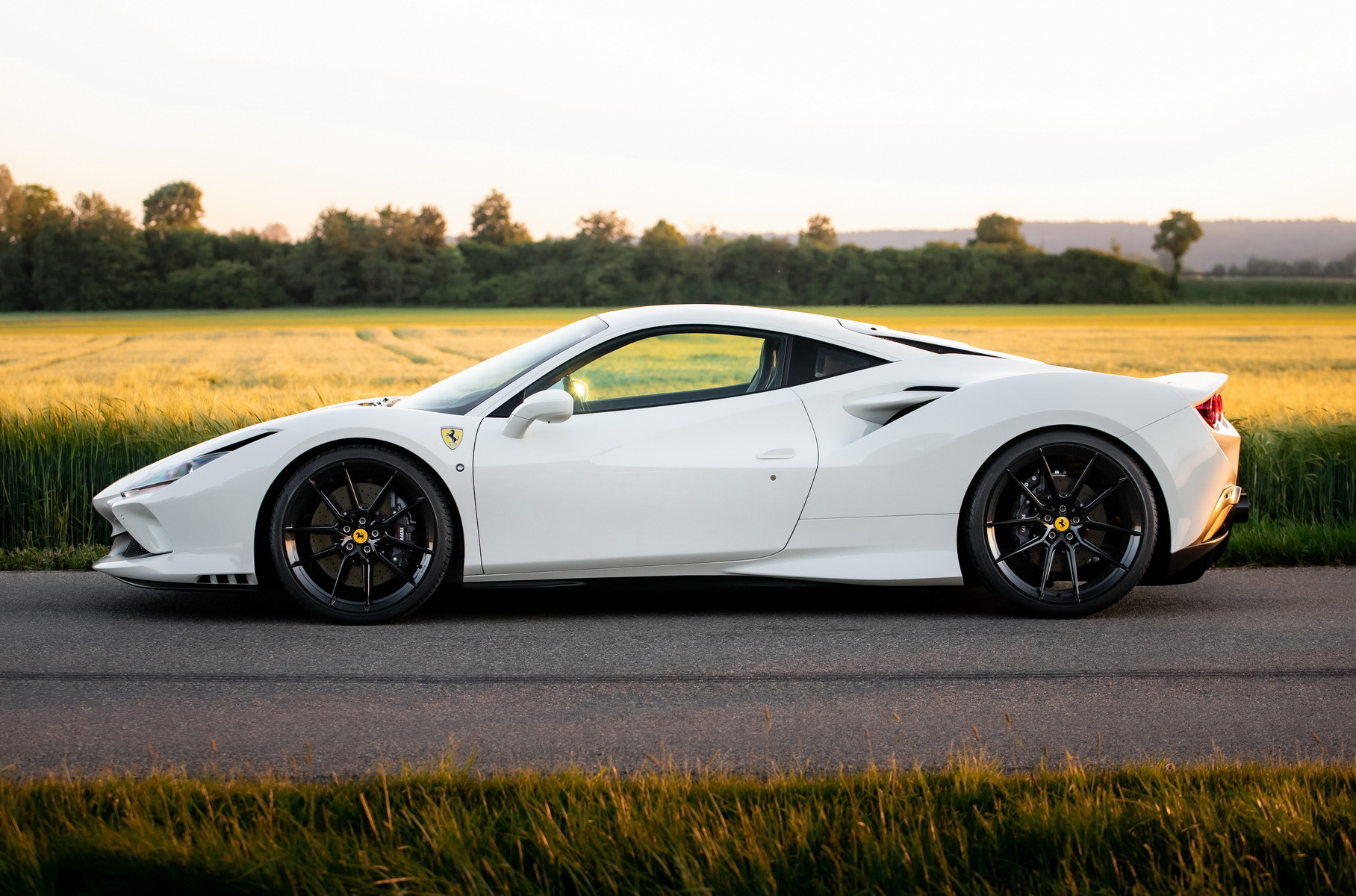 Новая Ferrari f8