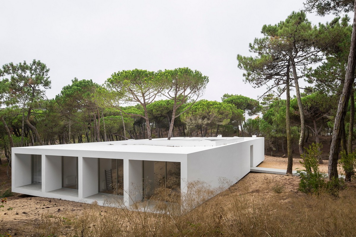 Максимально минималистская резиденция в Португалии