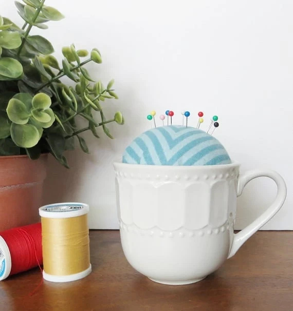 Новая жизнь старых чашек: 12 красивых и оригинальных идей для декора декор,идеи и вдохновение