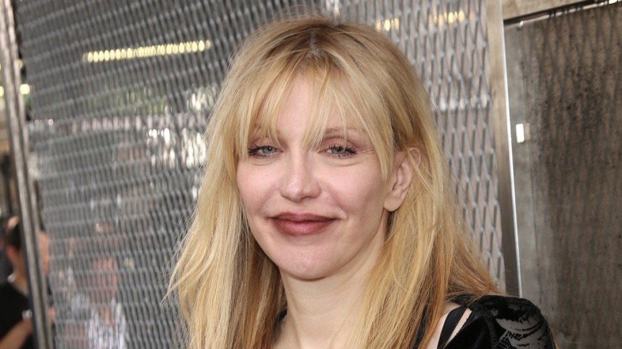 Вдова фронтмена Nirvana связала хит Smells like teen spirit с его смертью Вдова фронтмена Nirvana связала хит Smells like teen spirit с его смертью Шоу-бизнес