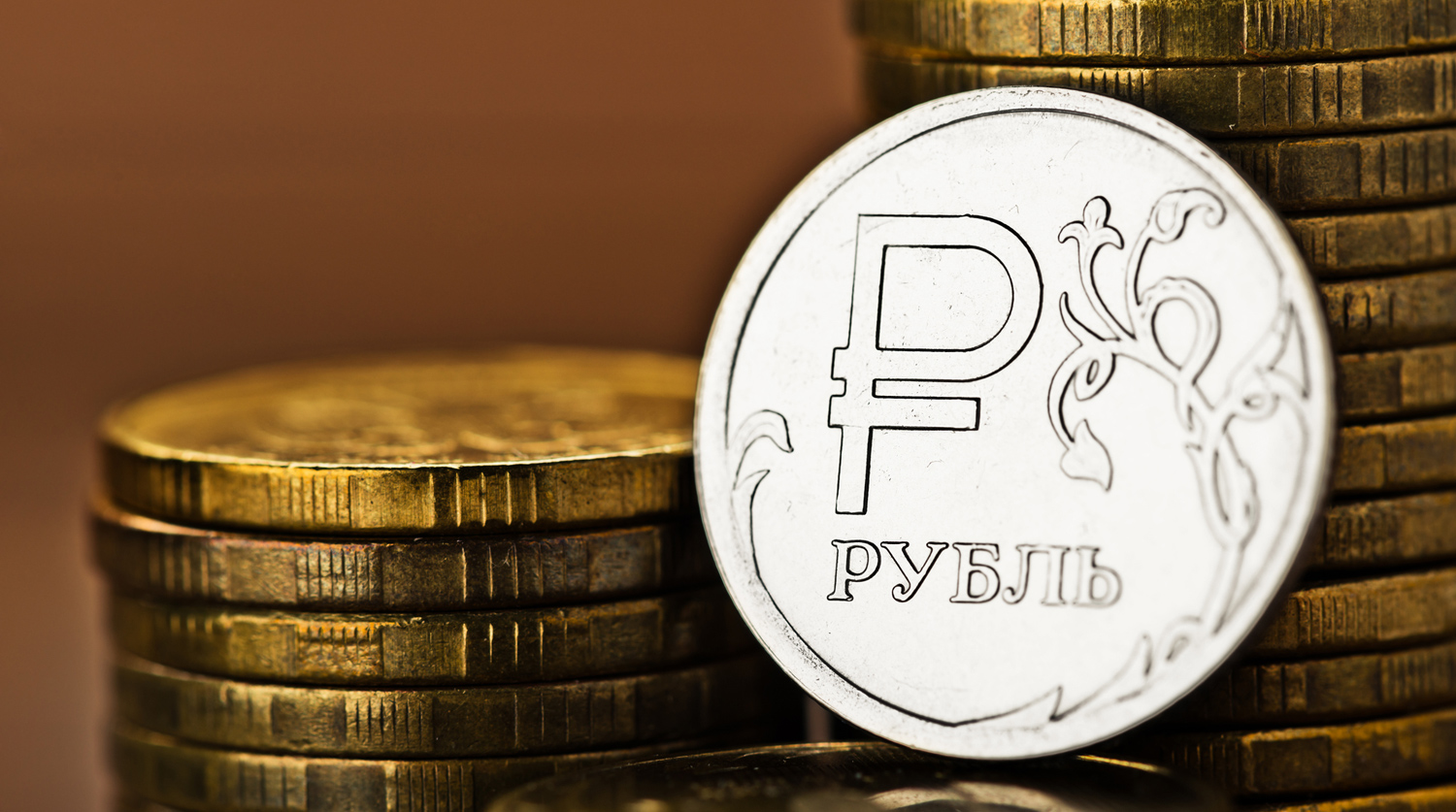 Телеканал CBS назвал рубль самой устойчивой валютой года