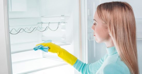 Не вздумайте так мыть холодильник: вот совет врача, как это делать правильно