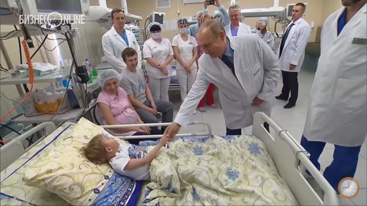 Обычная российская больница— именно так нам об этом рассказывает телевизор. Скриншот Ютьюб-канала Бизнесонлайн.