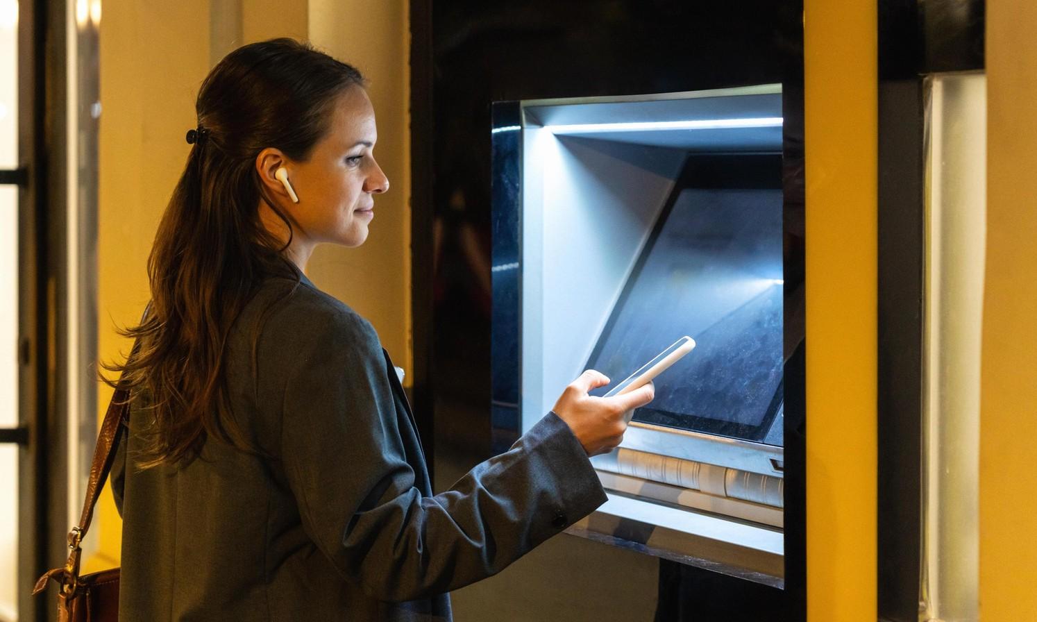 Новые правила денежных переводов с 1 апреля 2026: как это отразится на самозанятых