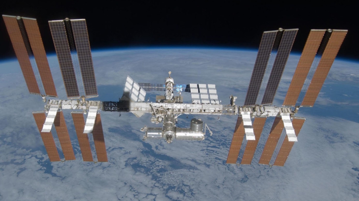 Космонавты обнаружили новые пробоины в модуле МКС «Заря»