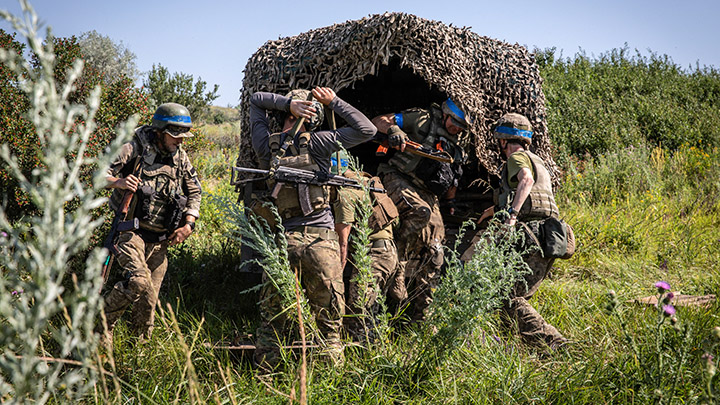 ГОТОВИТСЯ РЕШАЮЩИЙ БОЙ: ОГРОМНАЯ КОЛОННА ТЕХНИКИ ВСУ ИДЁТ В ХЕРСОН ГОТОВИТСЯ РЕШАЮЩИЙ БОЙ: ОГРОМНАЯ КОЛОННА ТЕХНИКИ ВСУ ИДЁТ В ХЕРСОН украина