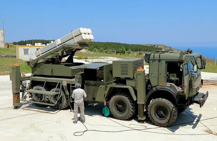 Унифицированная линейка РСЗО Roketsan MBRL из Турции Унифицированная линейка РСЗО Roketsan MBRL из Турции оружие