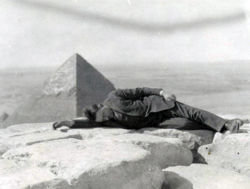 Чем заняться на вершине Великой пирамиды? Чем заняться на вершине Великой пирамиды? заграница,туризм,турист