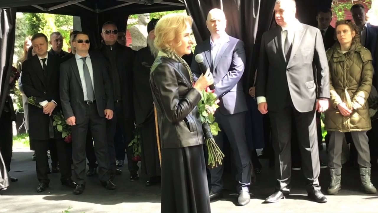 Депутат Яровая почтила память Владимира Жириновского и назвала его честным и отважным