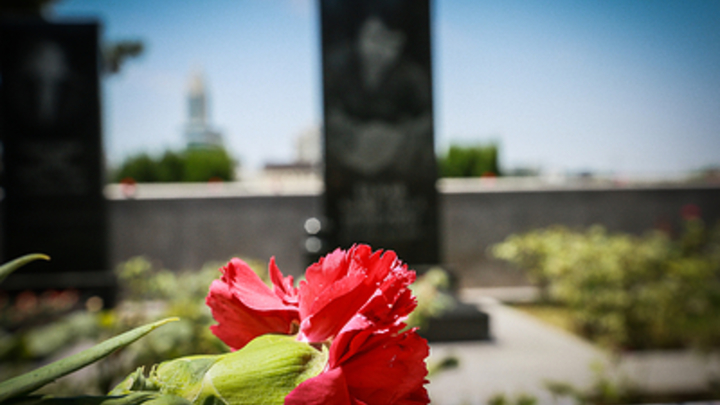Армию против кладбищенской мафии вывести: Гроб с покойником в центре Самары напомнил о прибыльном бизнесе