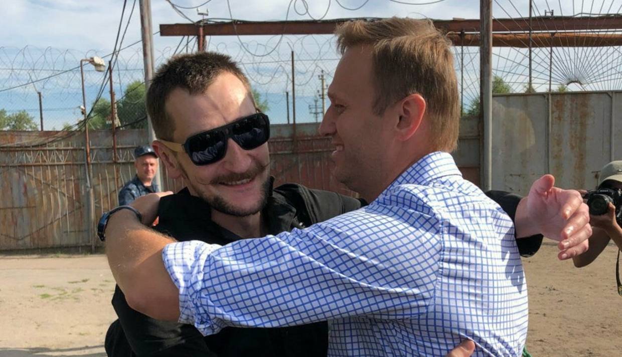 Политолог Манукян эмоционально отреагировал на объявление в розыск брата Навального