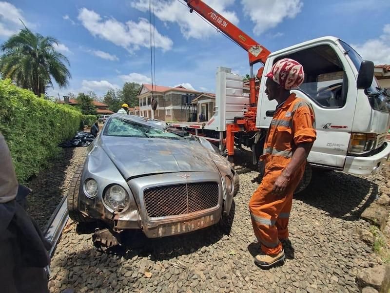 А вот Bentley Continental GT теперь не подлежит восстановлению.