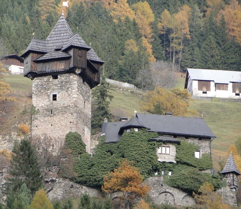 Величавый замок Фалькенштайн Австрия,Европа,замки