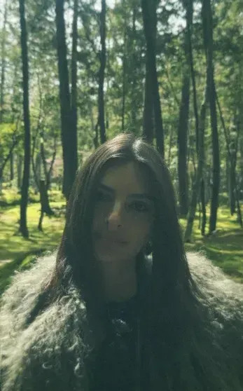 Эмили Ратаковски поделилась снимком топлес из отпуска в Японии Ратаковски, Эмили, ЯпонииЭмили, модель, одном, замуж, призналась, Однако, Ромена, отношения, Ромен, Гавраса, Японии, актёра, стали, Остином, принадлежит, романы, приписывали, развода