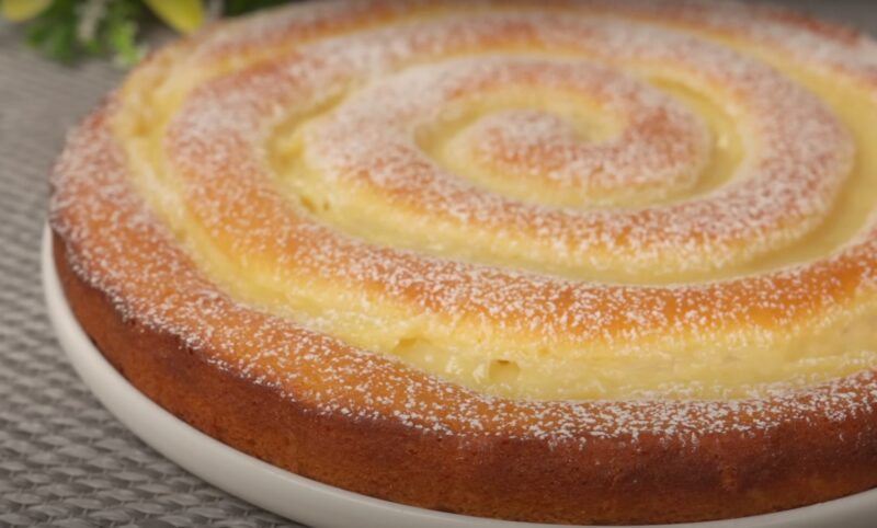 Знаменитый итальянский лимонный пирог. Простой и вкусный рецепт Знаменитый итальянский лимонный пирог. Простой и вкусный рецепт смесь, яичную, пирог, лимонный, тесто, перемешиваем, йогурт, лимонного, загустения, остывания, сотейник, после, распределяем, масло, крахмал, десерт, сливочное, разбиваем, замешиваем, сахар