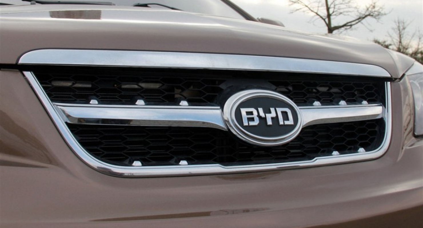 BYD планирует отправить в Англию свой электрический внедорожник Atto 2 Автомобили