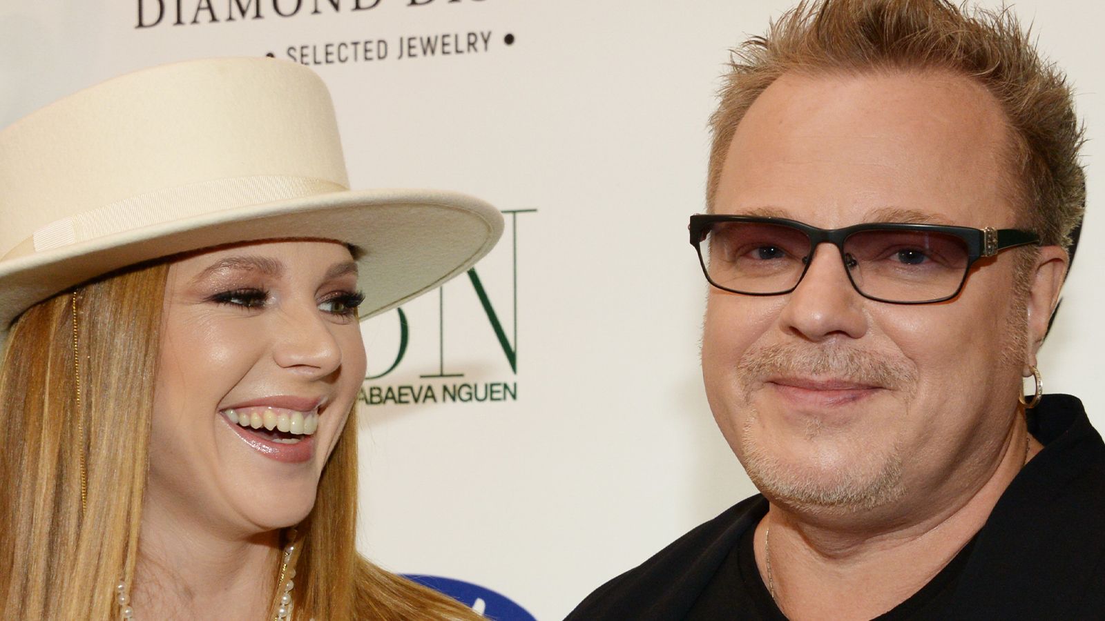 Камера, мотор, любовь: топ-8 российских звезд, чьи отношения начались со съемочной площадки Камера, мотор, любовь: топ-8 российских звезд, чьи отношения начались со съемочной площадки Шоу-бизнес