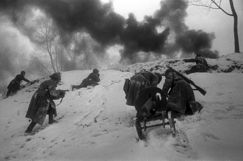 18 Бои за Москву. Атака пехоты. 6 декабря 1941 г.jpg