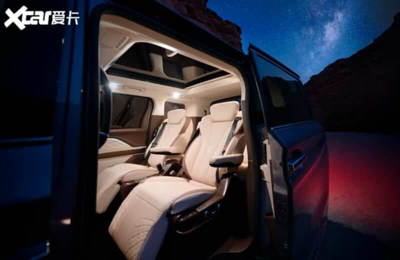 Официальные изображения минивэна FAW Bestune M9 представлены в Китае
