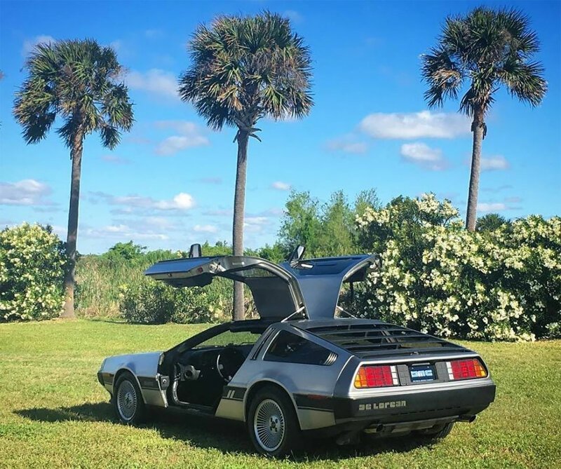 Автомобиль эпохи: легендарные и нестареющие DeLorean DMC-12 delorean dmc-12, авто, автомобили, автомобиль, машина, назад в будущее, фильм, фото