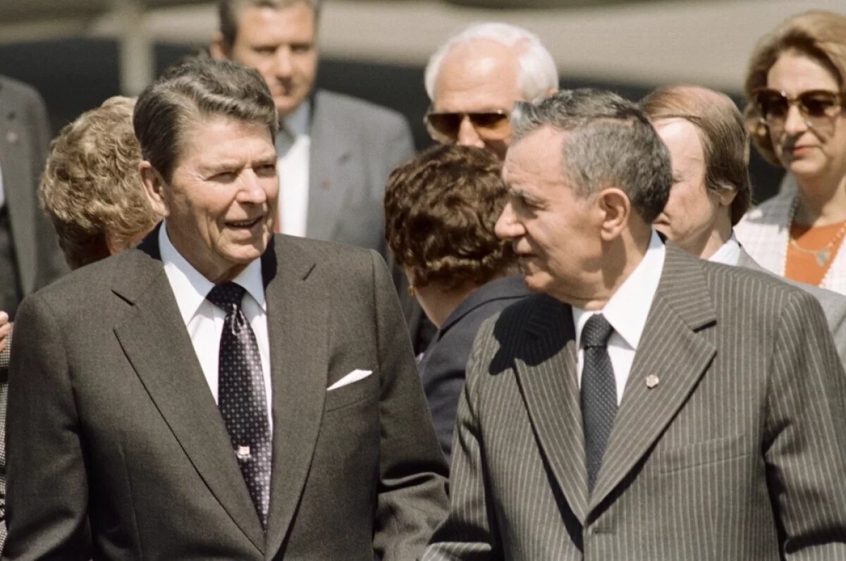    Рональд Рейган и Андрей Громыко. 1988 г.