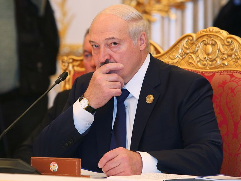 Лукашенко: ЕС не ведет с белорусскими властями переговоров о мигрантах
