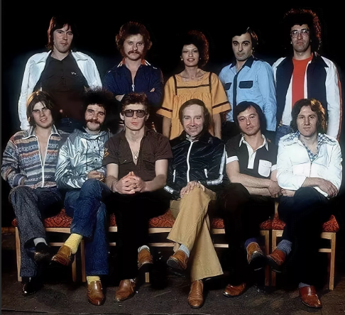 Друга верного, ты с собою возьми. Павел Слободкин и ВИА "Весёлые ребята" Друга верного, ты с собою возьми. Павел Слободкин и ВИА "Весёлые ребята" 70,группа