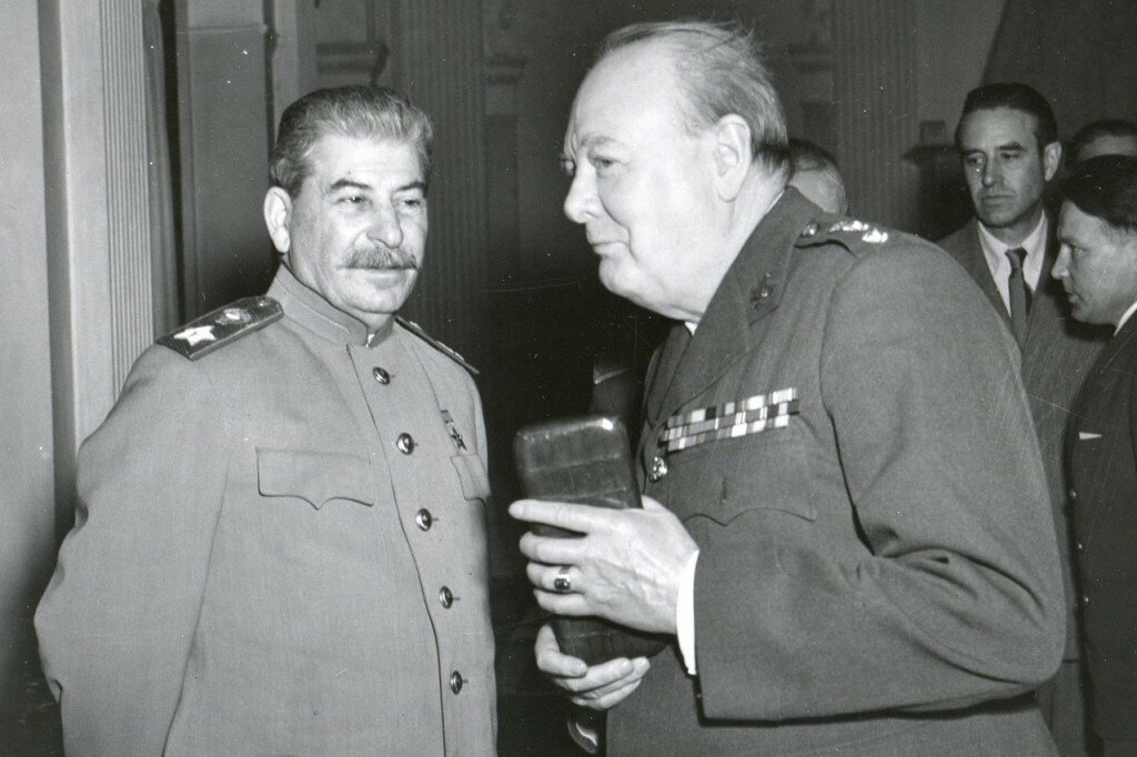 Товарищ Сталин и Уинстон Черчилль на Ялтинской конференции