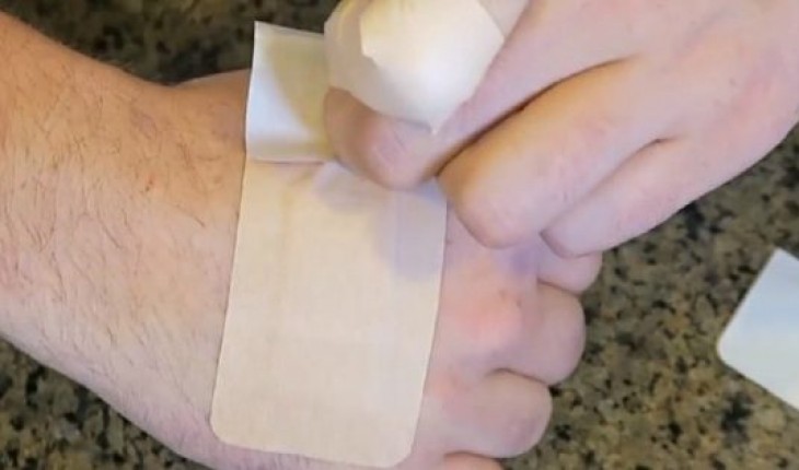 Безболезненный способ снять пластырь с кожи hot porn movie