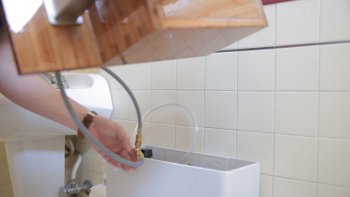 Кран с раковиной для сливного бачка